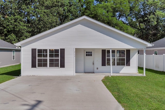 715 E Lincoln St, Tullahoma, TN 37388 - photo 3
