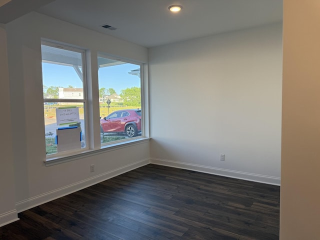 1279 Linn Cove Ct, Gallatin, TN 37066 - spare room with dark wood-type flooring, baseboards, and recessed lighting