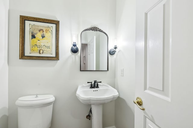 327 Whitworth Way, Nashville, TN 37205 - bathroom featuring toilet