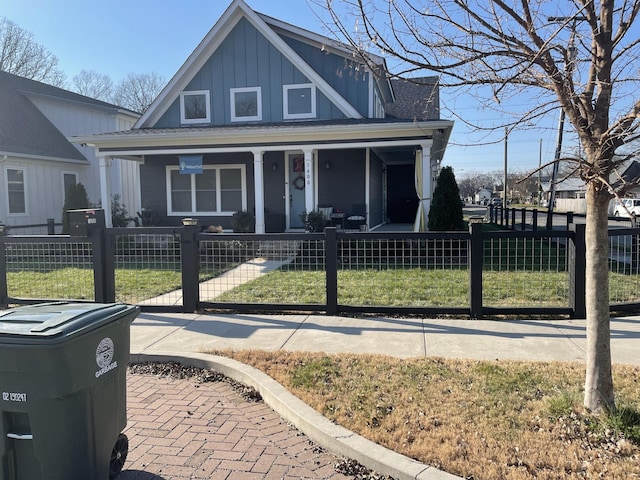 1600 Anderson Ave, Chattanooga, TN 37404 - bungalow with a porch, board and batten siding, and a gate