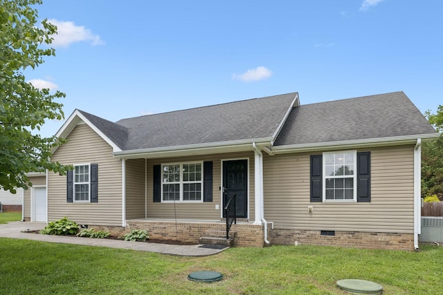 1006 Aretha Dr, Murfreesboro, TN 37128 - single story home featuring a front yard, crawl space, covered porch, and a shingled roof