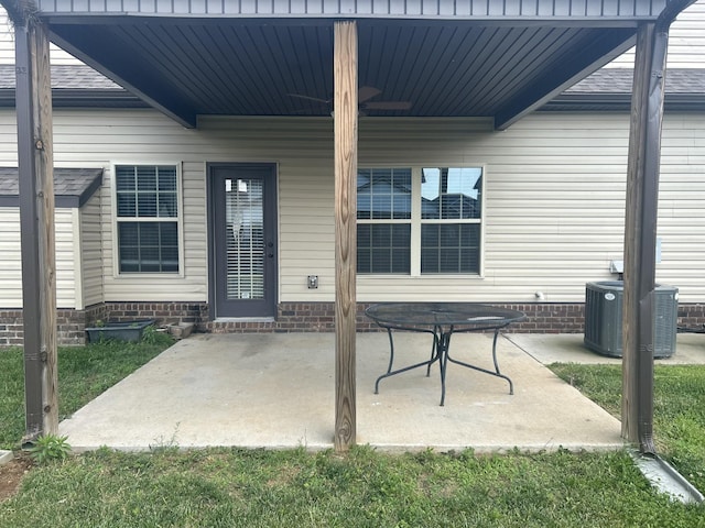1370 Millet Dr, Clarksville, TN 37040 - view of patio / terrace with cooling unit