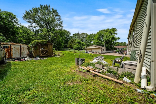 3846 Saunders Ave, Nashville, TN 37216 - view of yard with view of wooded area