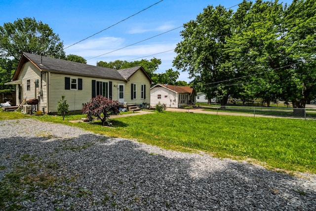 3846 Saunders Ave, Nashville, TN 37216 - ranch-style house featuring concrete driveway and a shingled roof