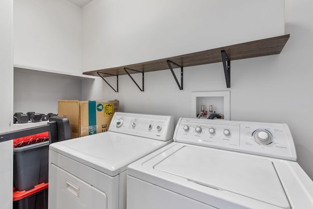 682 James Ave, Nashville, TN 37209 - laundry area with washing machine and dryer