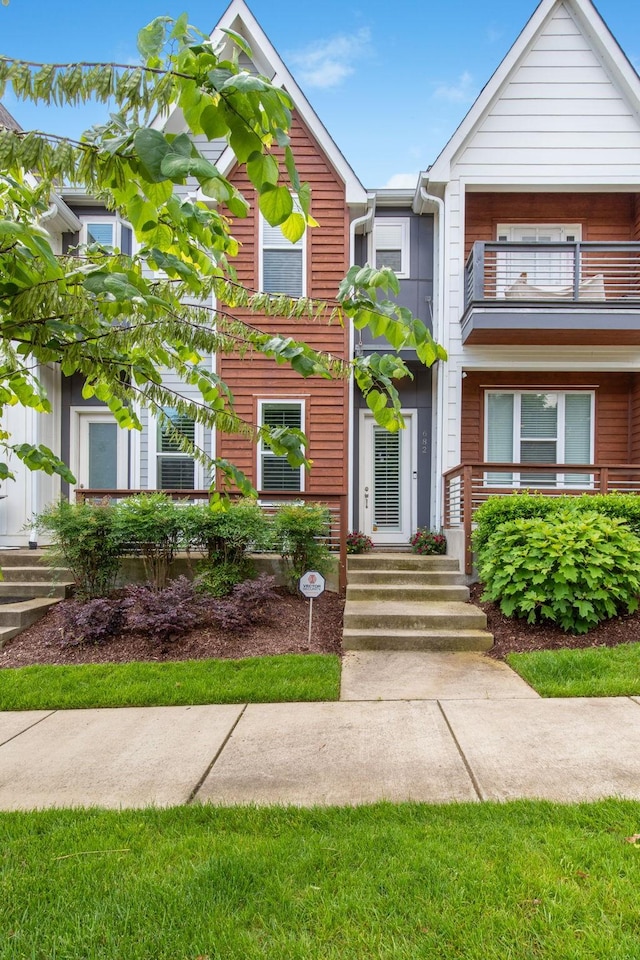 682 James Ave, Nashville, TN 37209 - view of front of house featuring a balcony