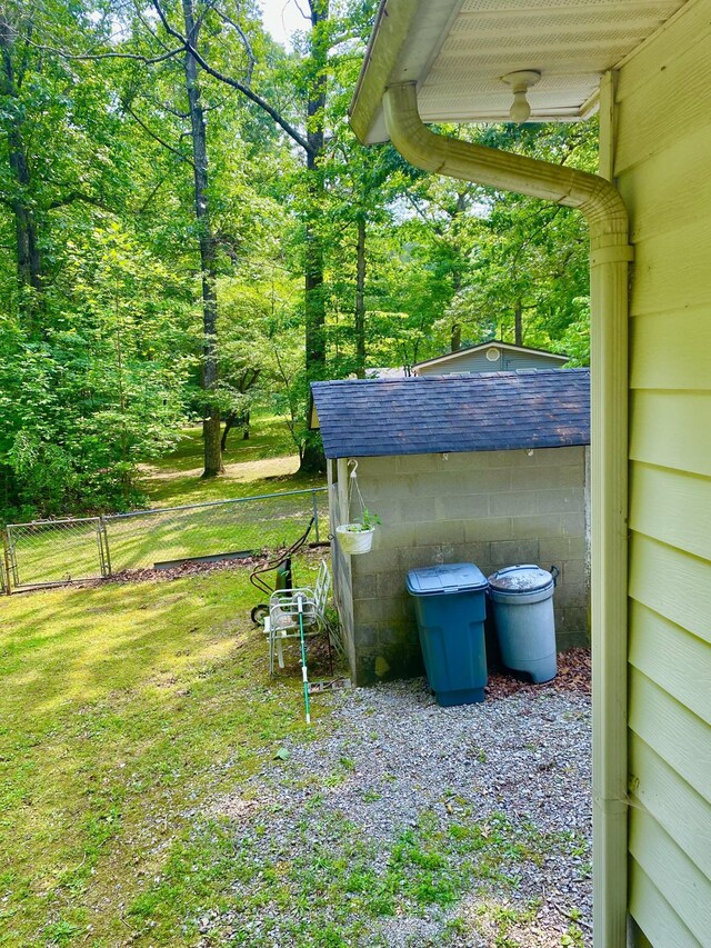 184 N Bluff Cir, Monteagle, TN 37356 - view of yard