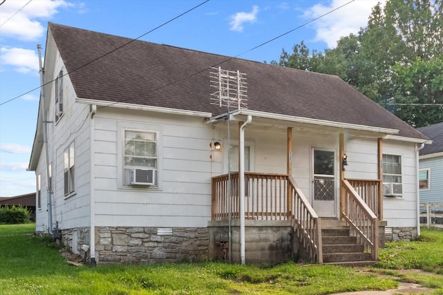 525 Maple St, Lewisburg, TN 37091 - view of front facade featuring roof with shingles and covered porch