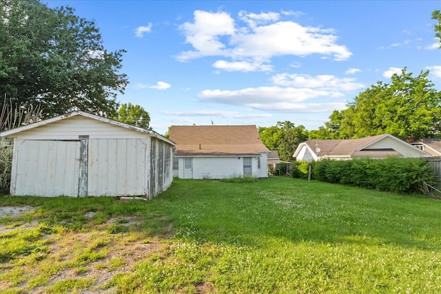 525 Maple St, Lewisburg, TN 37091 - view of green lawn with an outdoor structure