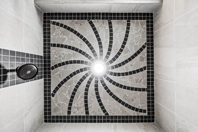2578 Rafiki Dr, Clarksville, TN 37042 - full bath featuring a tile shower