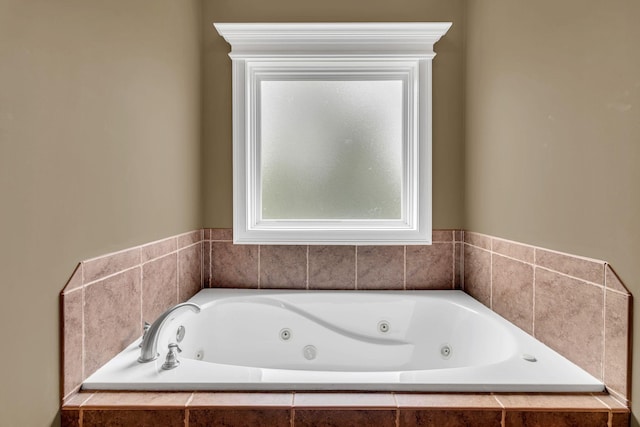 525 Amberly St, Murfreesboro, TN 37129 - bathroom with a tub with jets