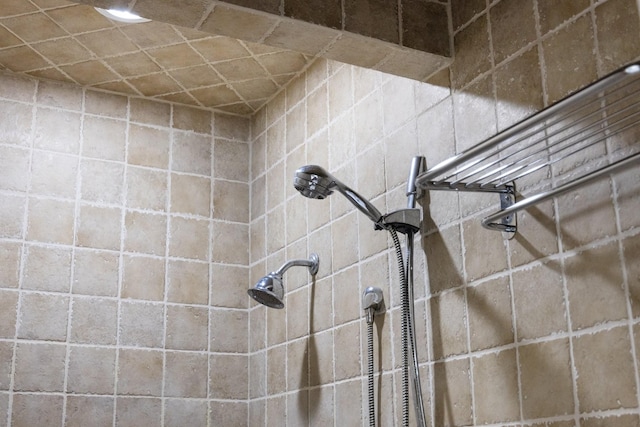 4702 Garcia Blvd, Murfreesboro, TN 37128 - bathroom view of tiled shower