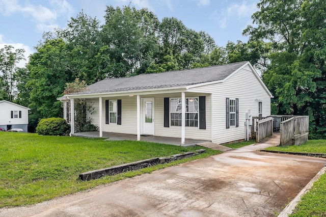 221 Oakwood St, Sparta, TN 38583 - photo 2