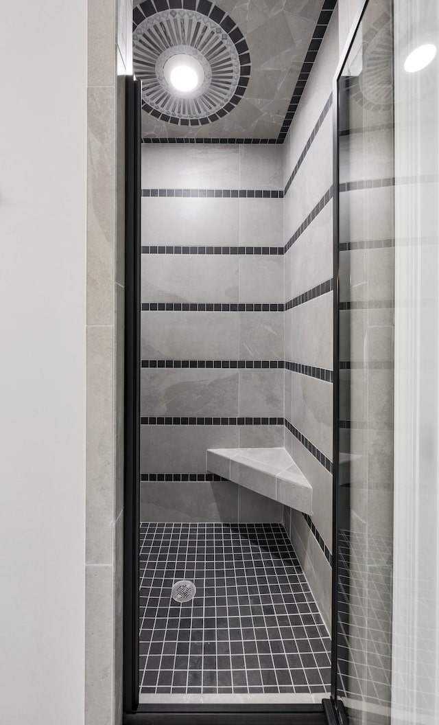 2586 Rafiki Dr, Clarksville, TN 37042 - bathroom featuring a stall shower