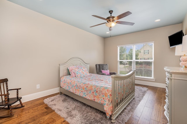 813 Stone Mill Cir, Murfreesboro, TN 37130 - bedroom with baseboards, wood finished floors, recessed lighting, and ceiling fan