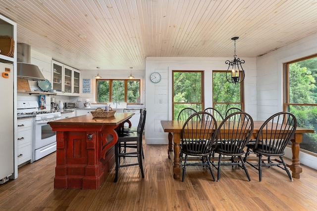 3975 Dry Creek Rd, Dowelltown, TN 37059 - dining space with wood ceiling and dark wood-style floors