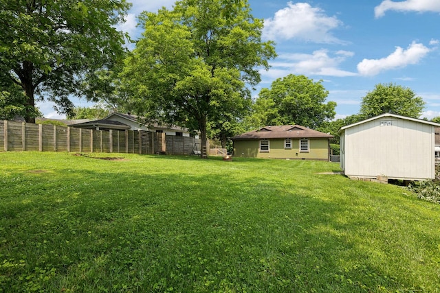 510 Bismark Dr, Nashville, TN 37210 - view of yard with an outdoor structure