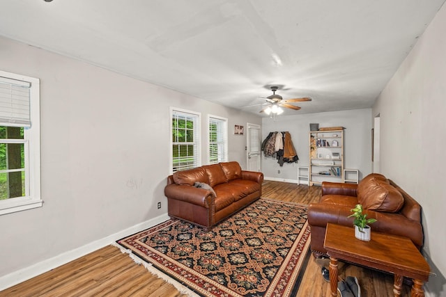 333 Cubbins Hollow Rd, Dowelltown, TN 37059 - living area featuring wood finished floors, baseboards, and ceiling fan