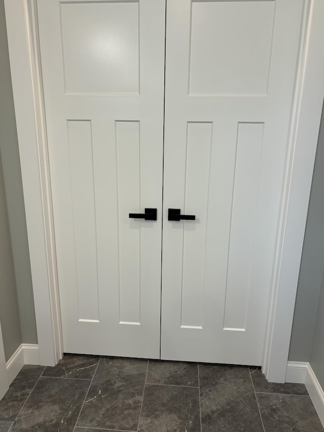 2420 Eagle Rock Rd, Monteagle, TN 37356 - detailed view of baseboards