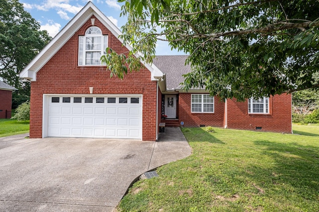 5026 Claude Dr, Smyrna, TN 37167 - traditional home featuring crawl space, driveway, brick siding, a front yard, and roof with shingles