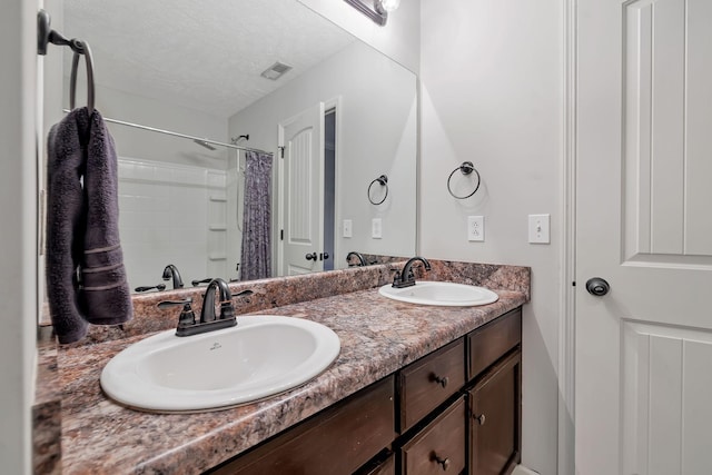 4822 Octavia St, Murfreesboro, TN 37129 - full bath with double vanity and a shower with shower curtain