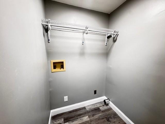 902 Cindy Hollow Rd, Estill Springs, TN 37330 - laundry room featuring washer hookup, wood finished floors, and baseboards