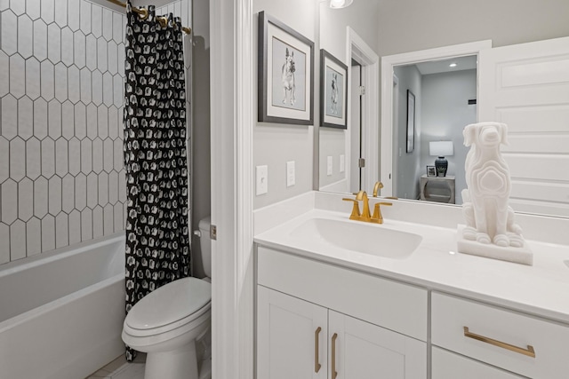 2521 Kingston Ct, Mount Juliet, TN 37122 - full bath featuring vanity, toilet, and shower / tub combo