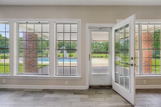 102 Oglethorpe Ave, Gallatin, TN 37066 - doorway to outside with baseboards