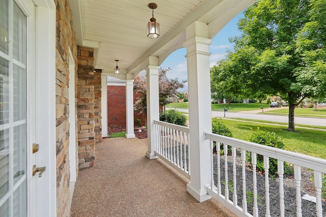 102 Oglethorpe Ave, Gallatin, TN 37066 - view of covered porch