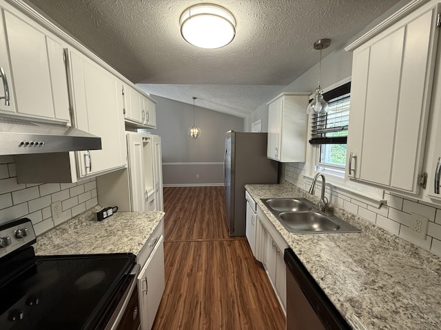 4725 Greystone St, Antioch, TN 37013 - kitchen featuring appliances with stainless steel finishes, a sink, under cabinet range hood, a textured ceiling, and dark wood-style floors