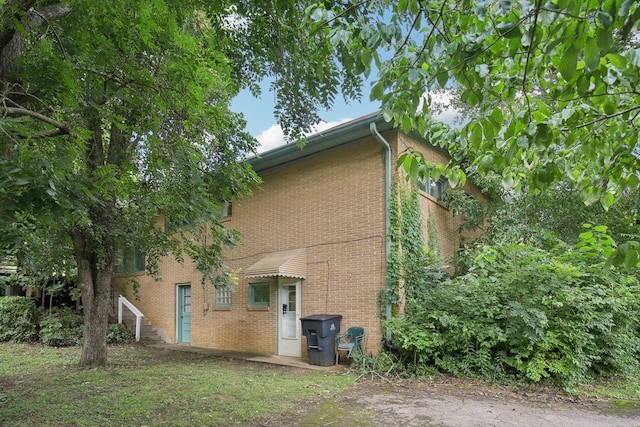 929 Deervale Dr, Nashville, TN 37217 - rear view of house with brick siding