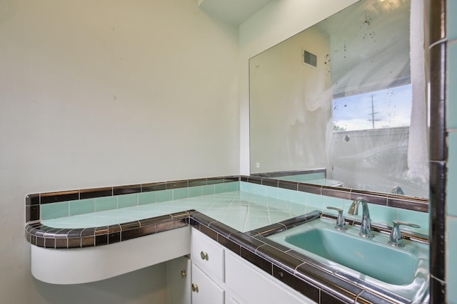 929 Deervale Dr, Nashville, TN 37217 - bathroom with vanity