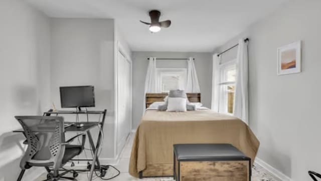 506 Garden St, Mount Pleasant, TN 38474 - bedroom featuring baseboards and an office area