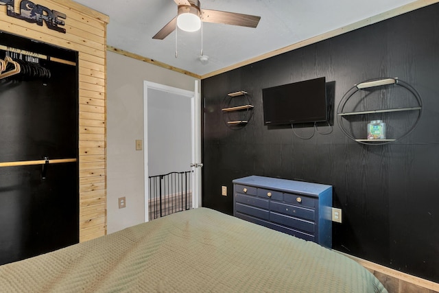 9780 S Lick Creek Rd SW, Lyles, TN 37098 - bedroom featuring ceiling fan