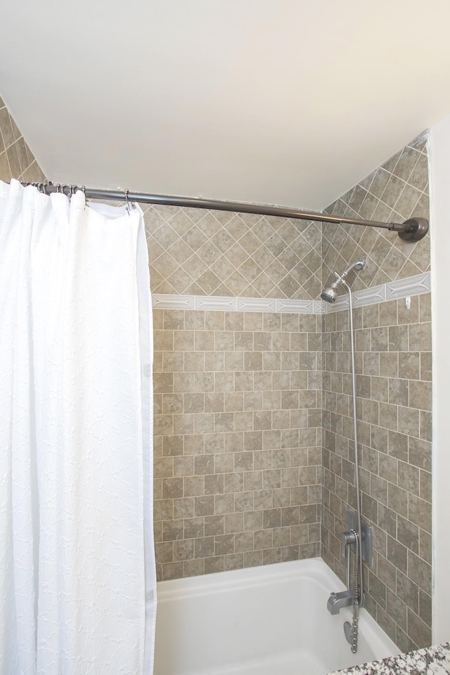 321 Amherst Dr, Murfreesboro, TN 37128 - bathroom featuring shower / bathtub combination with curtain