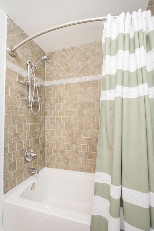 321 Amherst Dr, Murfreesboro, TN 37128 - bathroom featuring shower / bathtub combination with curtain