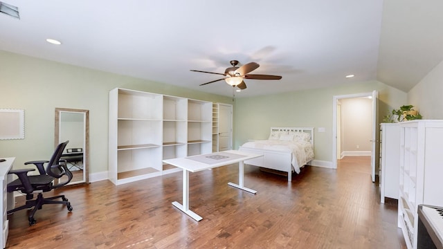 1303 Reynard Dr, Gallatin, TN 37066 - bedroom featuring an office area, wood finished floors, baseboards, recessed lighting, and a ceiling fan