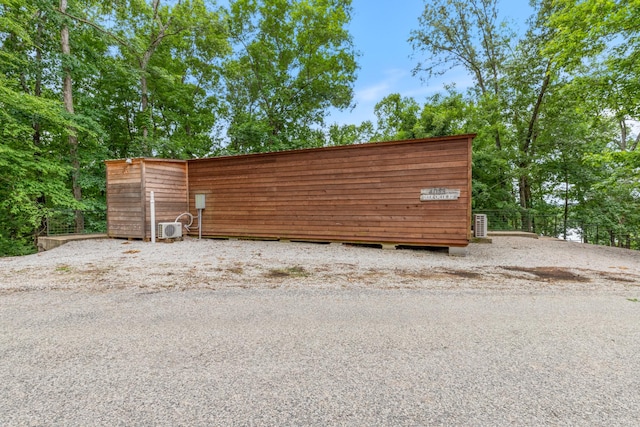 4053 Deer Creek Rd, Linden, TN 37096 - exterior space