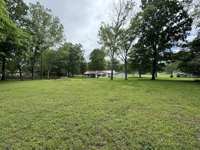 2306 Raspberry Ln, Lebanon, TN 37087 - view of grassy yard
