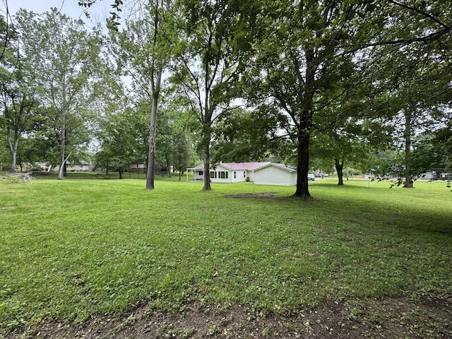 2306 Raspberry Ln, Lebanon, TN 37087 - view of green lawn