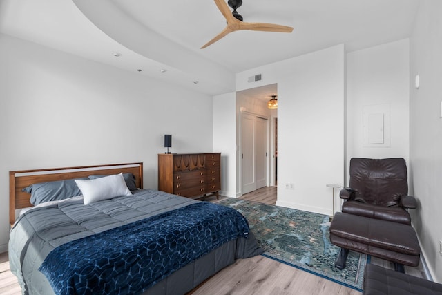 900 20th Ave S Unit 1601, Nashville, TN 37212 - bedroom featuring wood finished floors, baseboards, and a ceiling fan