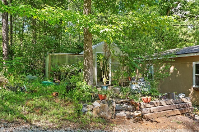 204 Chapman Ct, La Fayette, GA 30728 - view of yard with an outdoor structure