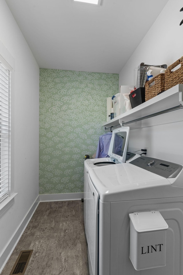 3024 Trice Pl, Lebanon, TN 37087 - laundry room featuring wallpapered walls, washing machine and dryer, and baseboards