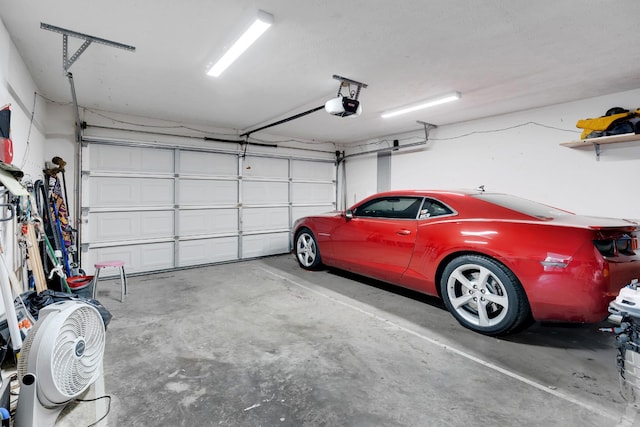 681 Crescent Rd, Murfreesboro, TN 37128 - garage with a garage door opener