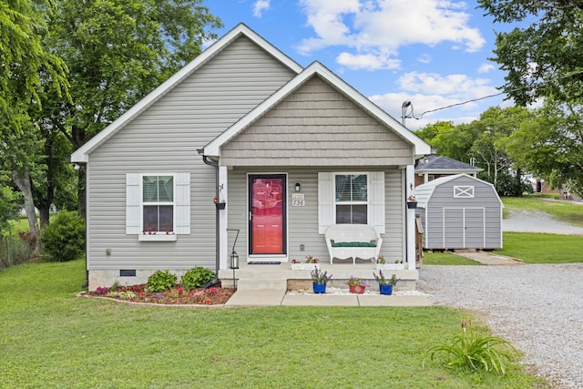 736 Verona Ave, Lewisburg, TN 37091 - view of front facade featuring a front lawn and crawl space