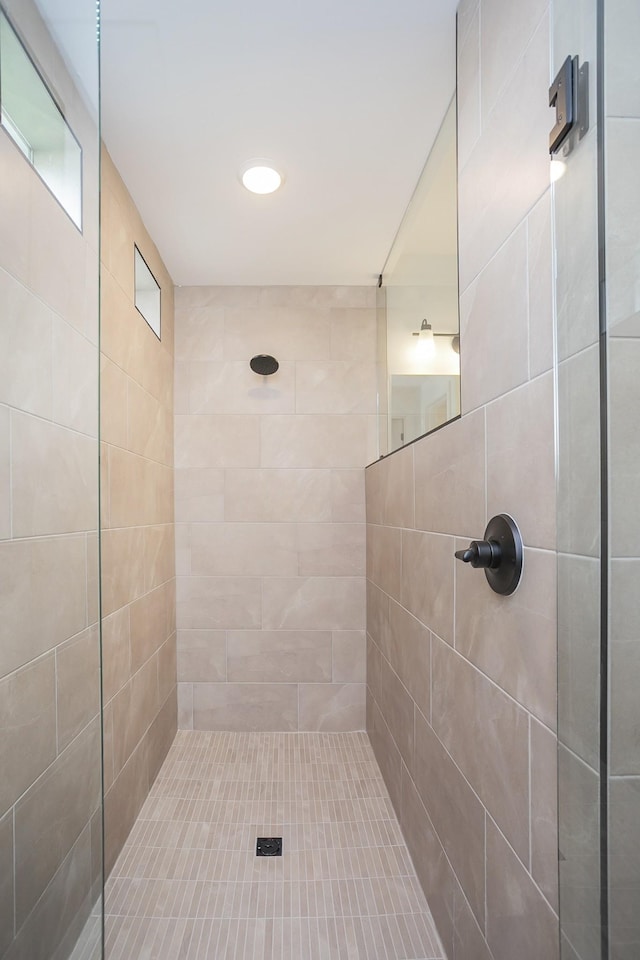 2370 Williamsport Lndg, Columbia, TN 38401 - full bath with tiled shower