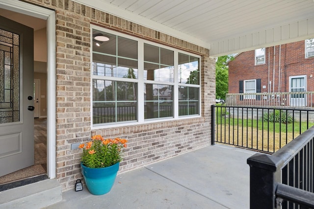 304 S Maple St, Hohenwald, TN 38462 - view of porch