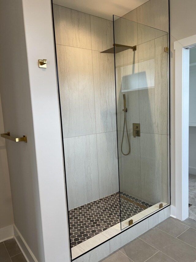 281 Bluebell Dr, Clarksville, TN 37043 - full bath with tiled shower and tile patterned flooring