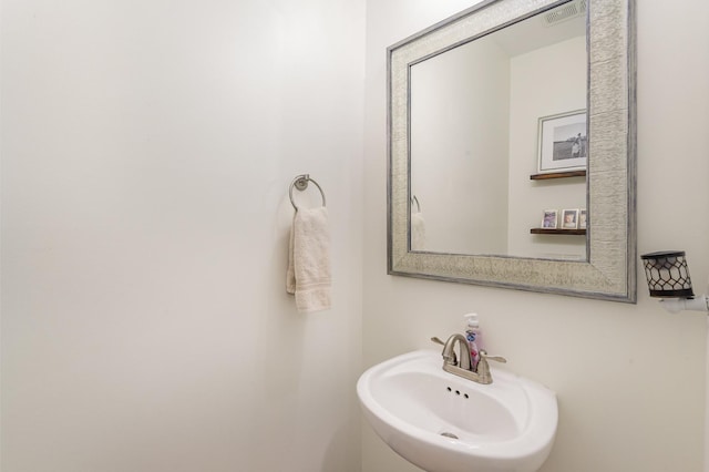 201 Hart Ln, Lebanon, TN 37087 - bathroom with a sink