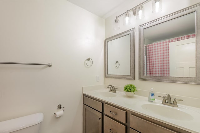 201 Hart Ln, Lebanon, TN 37087 - full bath with double vanity and toilet